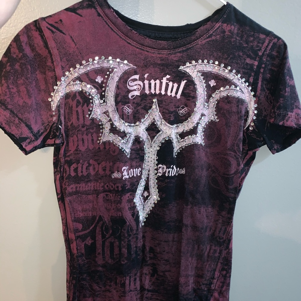 00 Sinful T-shirt